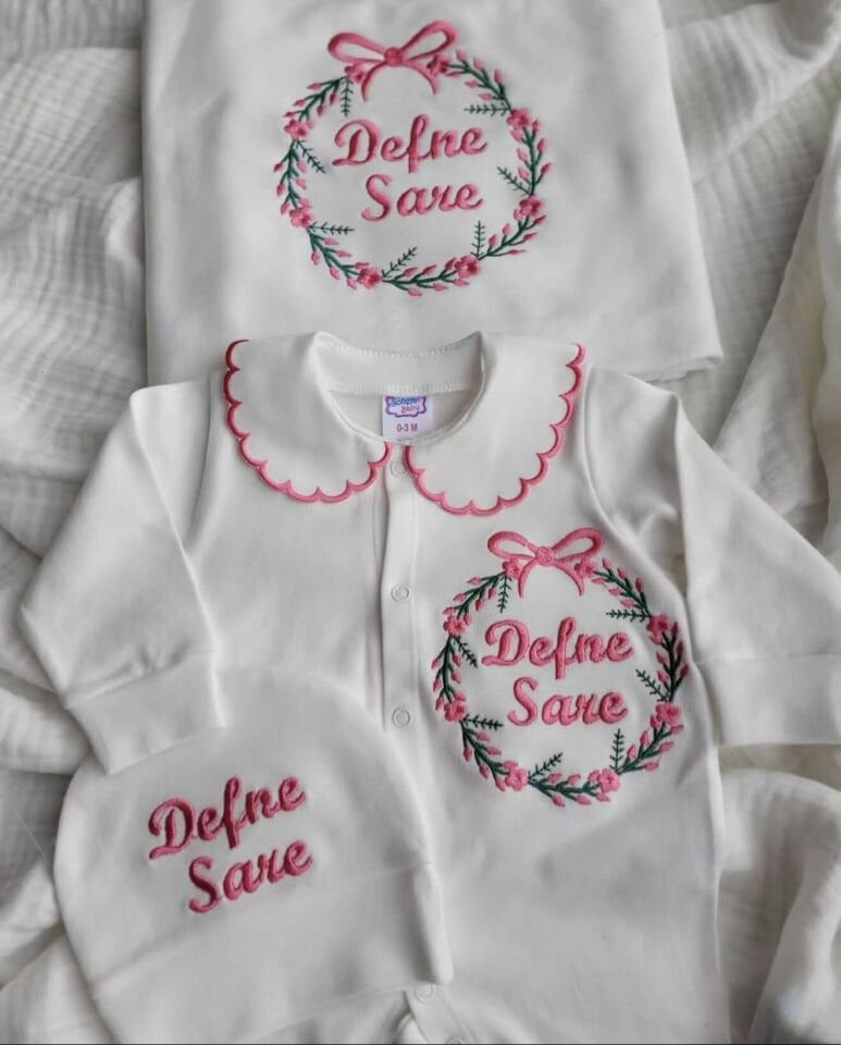 İsimli Pembe Kurdele Fiyonk Nakışlı Kız Bebek Tulumu