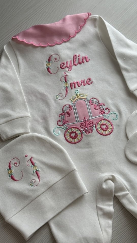 İki İsimli Prenses Şatosu Nakışlı Kız Bebek Tulumu