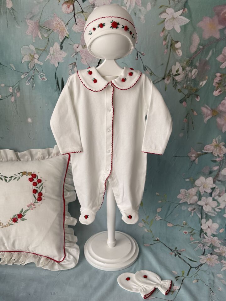 İsimli El Nakışı Rokoko Çiçekli Kalpli Kız Bebek Hastane Çıkış Seti - Premium Butik Seri