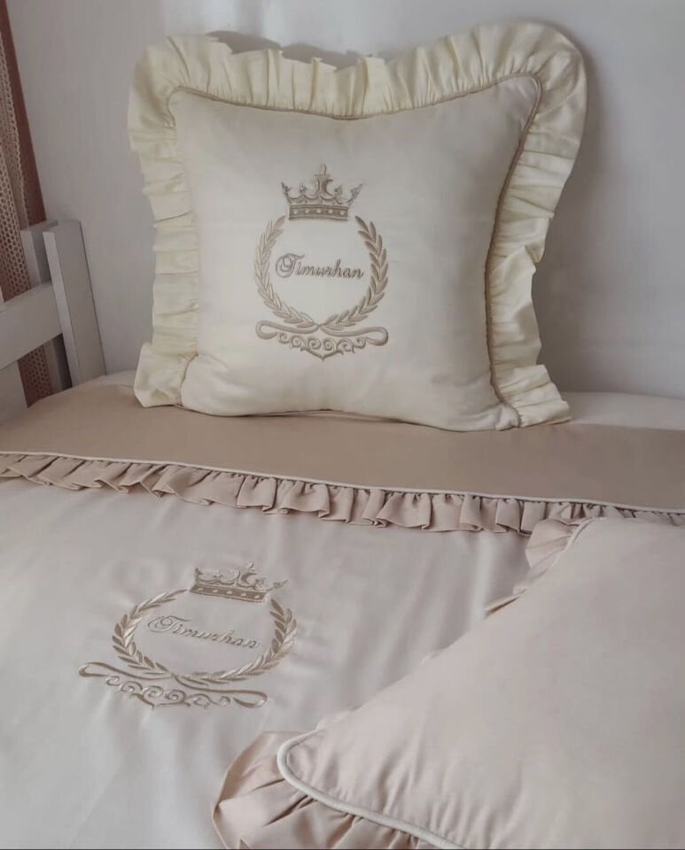 İsimli Kraliyet Tacı Nakışlı Bebek Nevresim Takımı | Lüks Pike