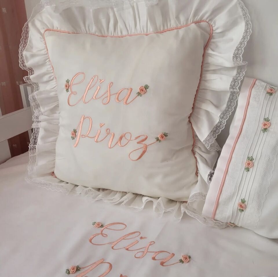 İsimli ve Minimal El Nakışı Detaylı Bebek Nevresim Takımı - Butik Sade Seri