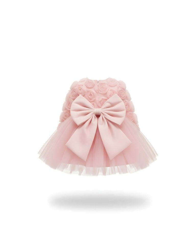 Özel günler için pembe bebek elbisesi