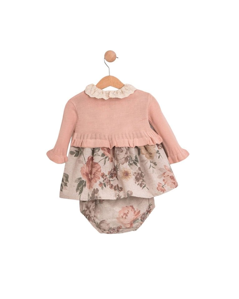Pastel tonlarda çiçekli kız bebek takımı