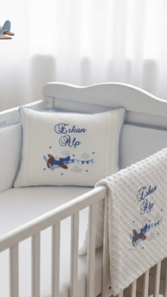 Uçaklı isimli pamuk saten takı yastığı