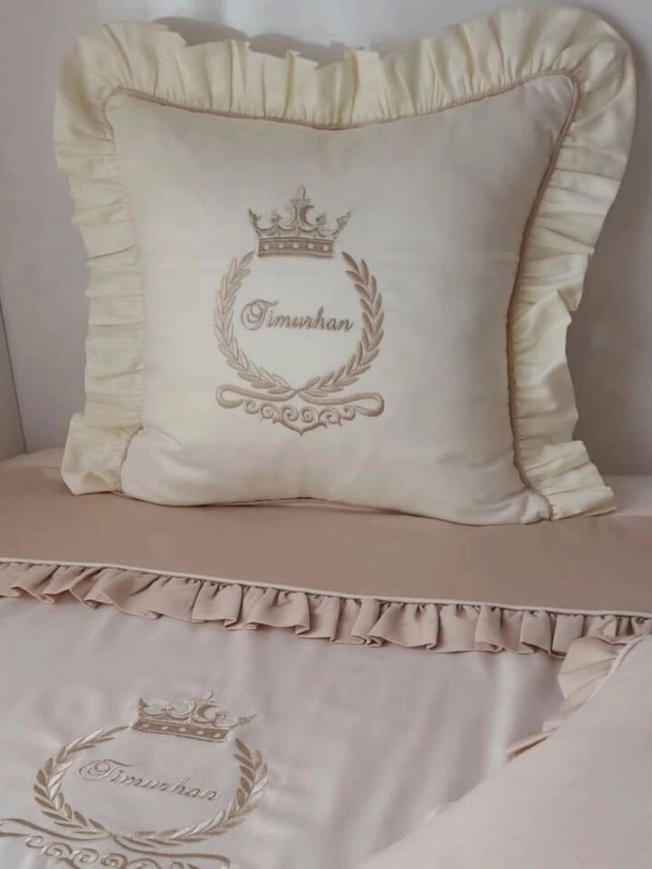 Taçlı Takı Yastığı Pamuk Saten