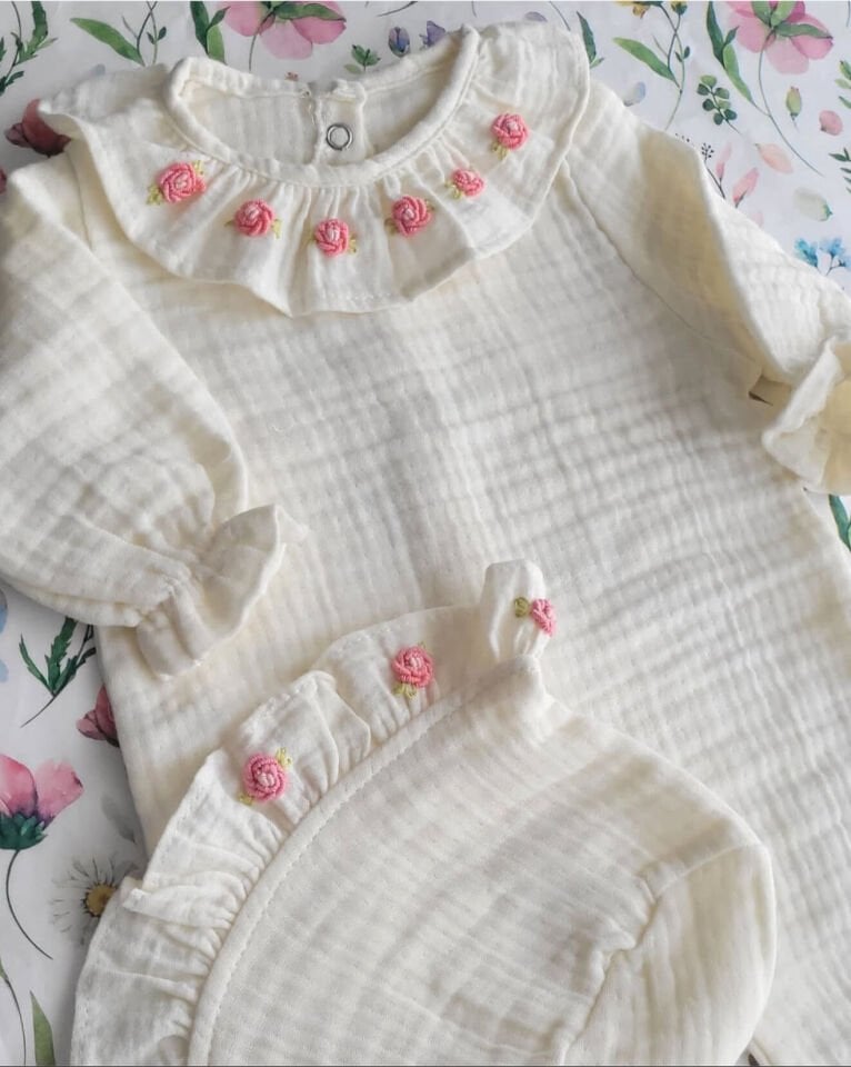 yenidoğan müslin bebek tulumu