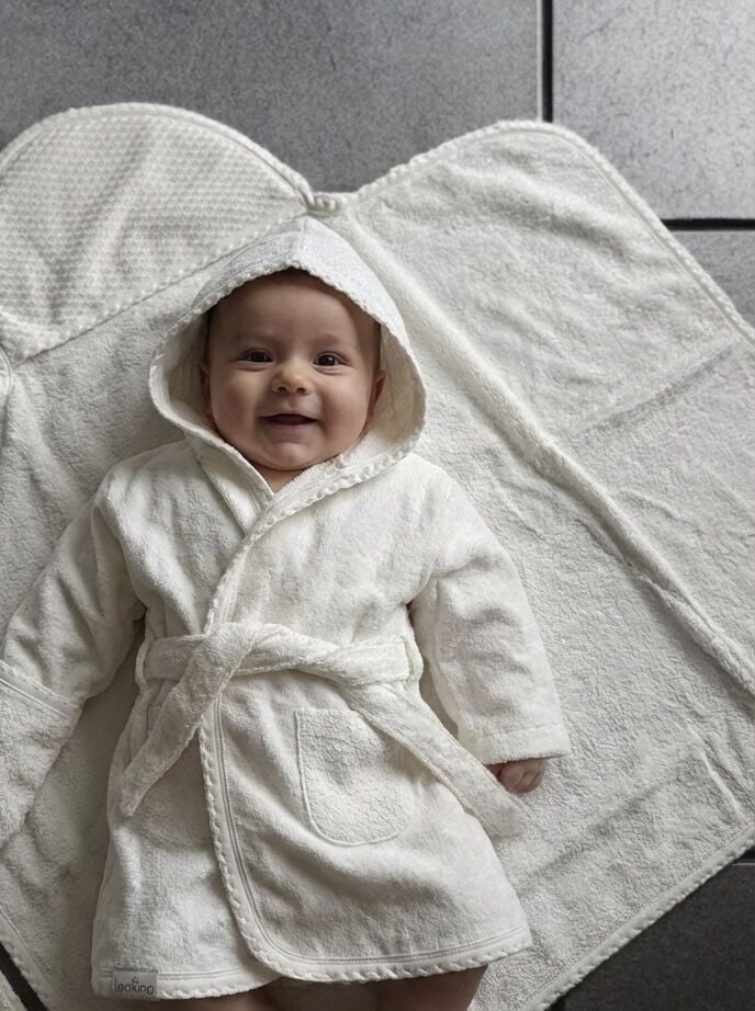 0–24 Ay Bebek Bornoz Seti | Kutulu Premium 4’lü Banyo Seti (Bornoz, Havlu, Terlik, Kese)